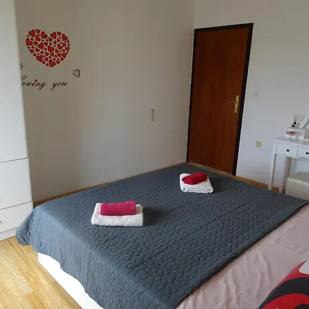 Apartament Sime *