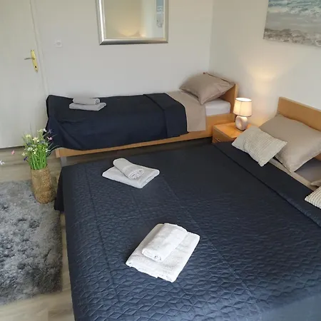 Apartament Sime *