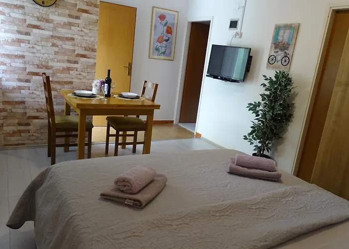 Sime アパート Dinjiška