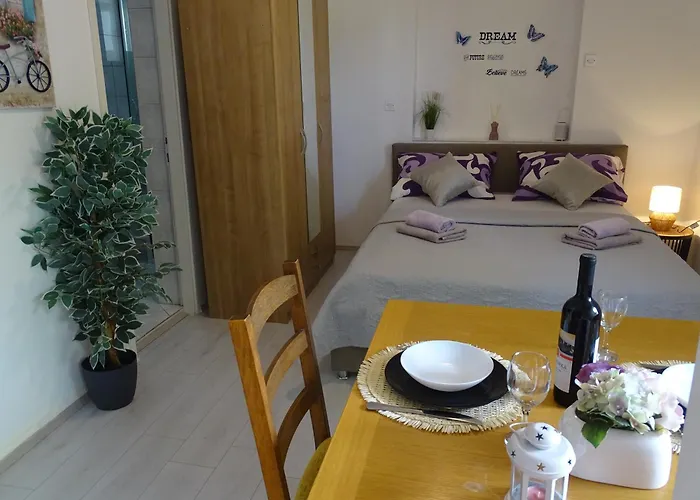 Sime アパート Dinjiška