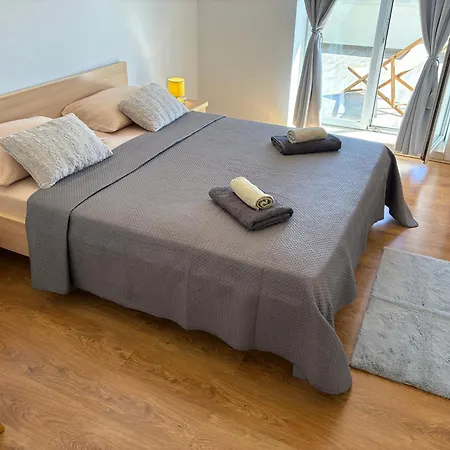 Sime Apartment *